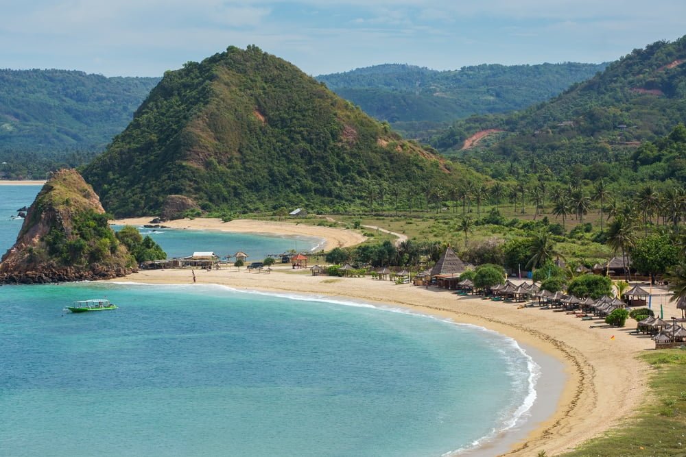 Pantai baru di Mandalika, sumber: google.com