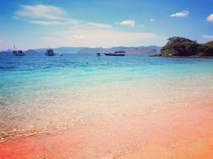 Wisata Lombok Pantai Pink Yang Indah, sumber ig 2backpacks1map