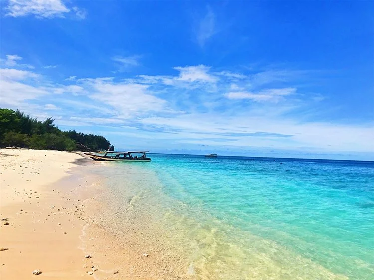 Pemandangan pantai di Gili Meno Lombok Utara, sumber ig homuti