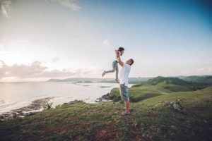 Foto salah satu dokumentasi paket wisata lombok untuk keluarga, bapak rully di bukit merese Lombok 800