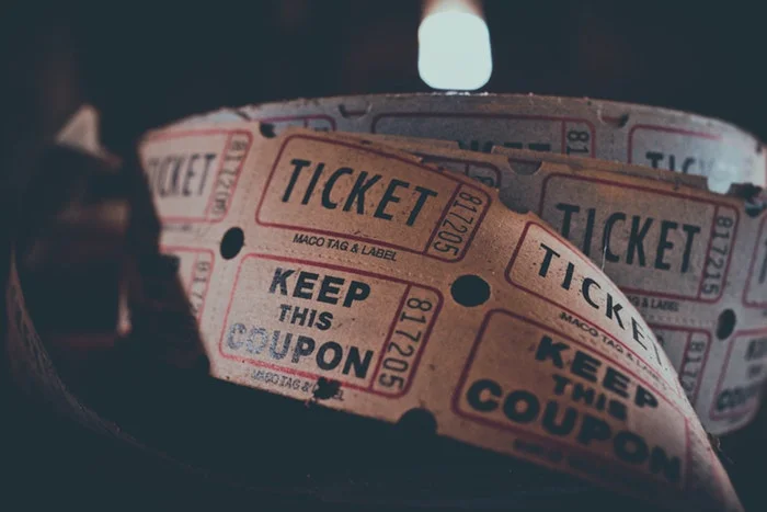 Ilustrasi tiket perjalanan wisata ke Lombok, sumber unsplash