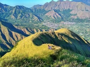Keindahan Bukit Anak Dara di Sembalun Lombok, sumber ig lauzaamar