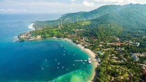 pantai senggigi di Lombok yang terkenal, sumber ig adycandraa