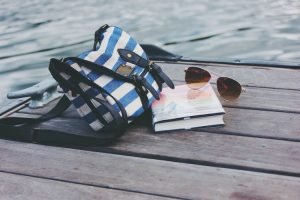 Tas kecil untuk piknik, sumber unsplash