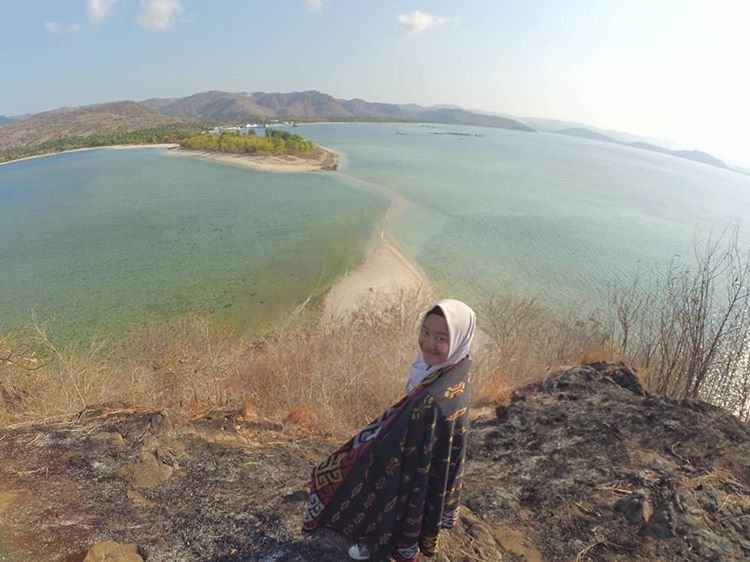 Pantai Elak-elak, sumber gambar IG oleh @storyofdesyana