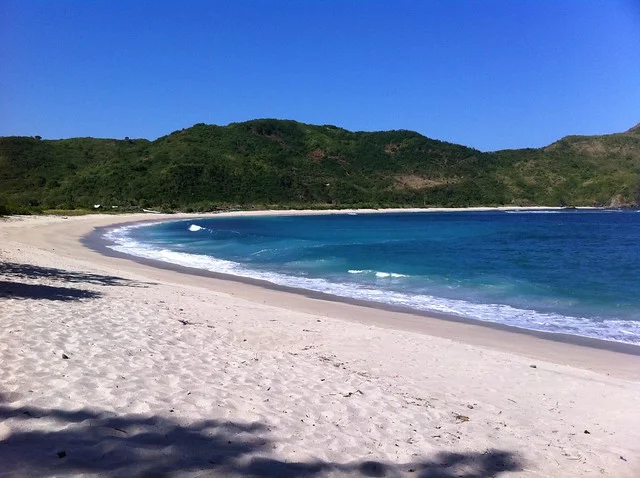 Pantai Selong Belanak