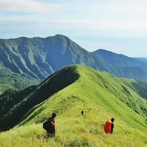 Mendaki Bukit Anak Dara, sumber ig ronorenee