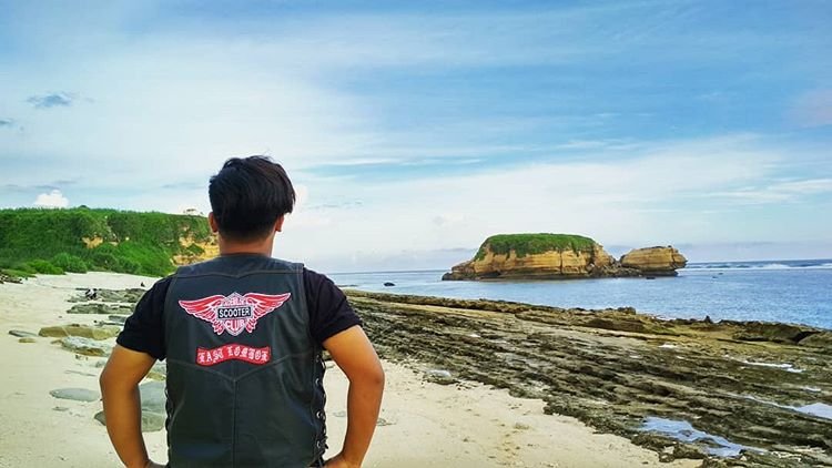Panorama di Pantai Ekas, sumber ig krisnaputra_30