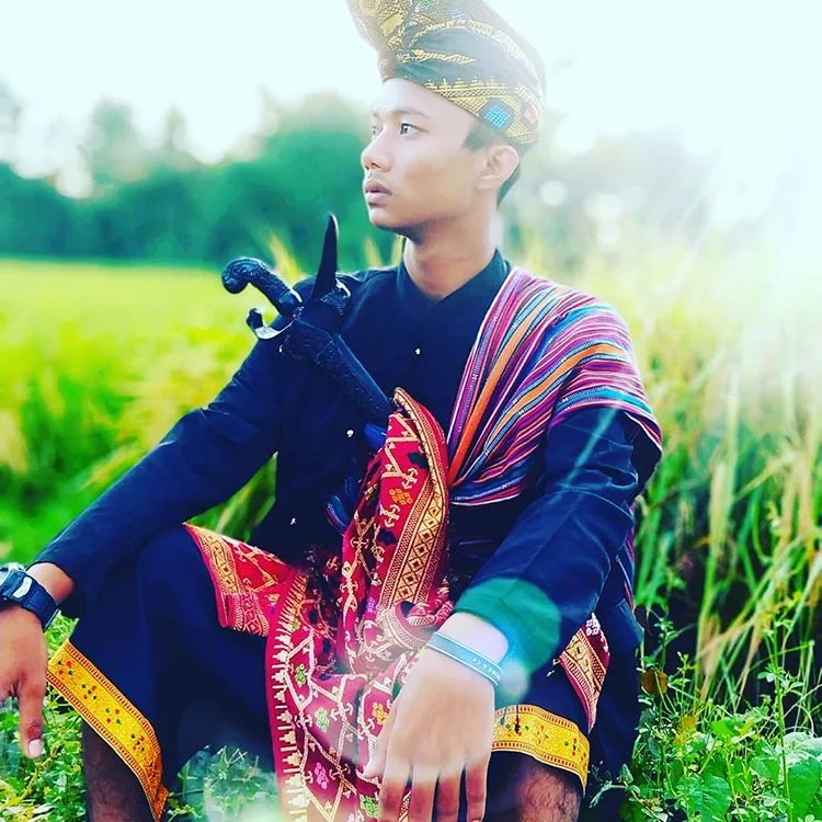 Pakaian Adat Pria Sasak, sumber ig zhoirill_m