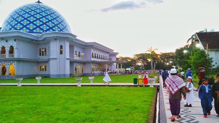 Masjid Agung Praya, sumber ig sukron4689