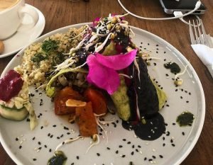 Menu makanan sehat dari Kenza Coffee Lombok, ig feedyourtrisoul