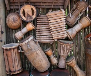 Alat musik tradisional suku Sasak, sumber kumparan.com