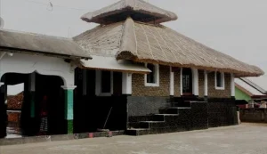 Masjid Pusaka. Sumber: kontrastimes