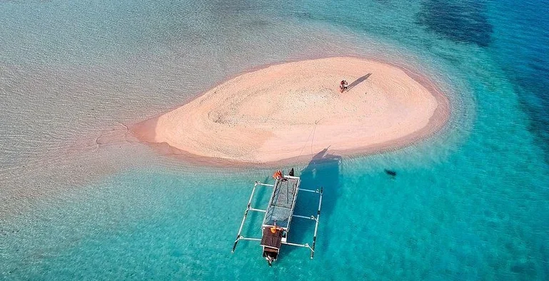 Gili Kondo dengan pemandangan yang menakjubkan. Sumber: https://www.klook.com