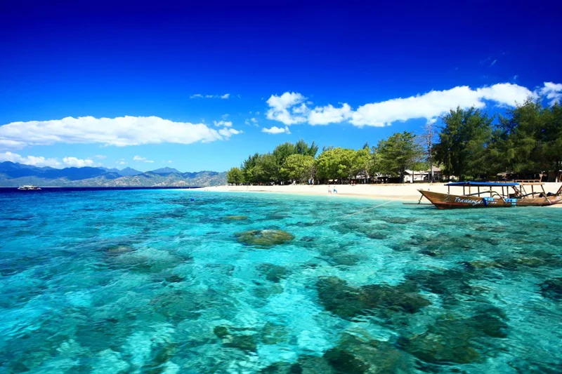 Gili Trawangan, pulau mungil penuh pesona. Sumber: http://wisatalombokaja.blogspot.com/