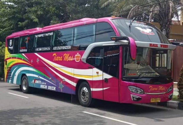 Bus Tiara Mas. Sumber: redtiket.com