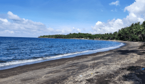 Pasir hitam, eksotis penuh keunikan. Sumber: google.com/maps/uv
