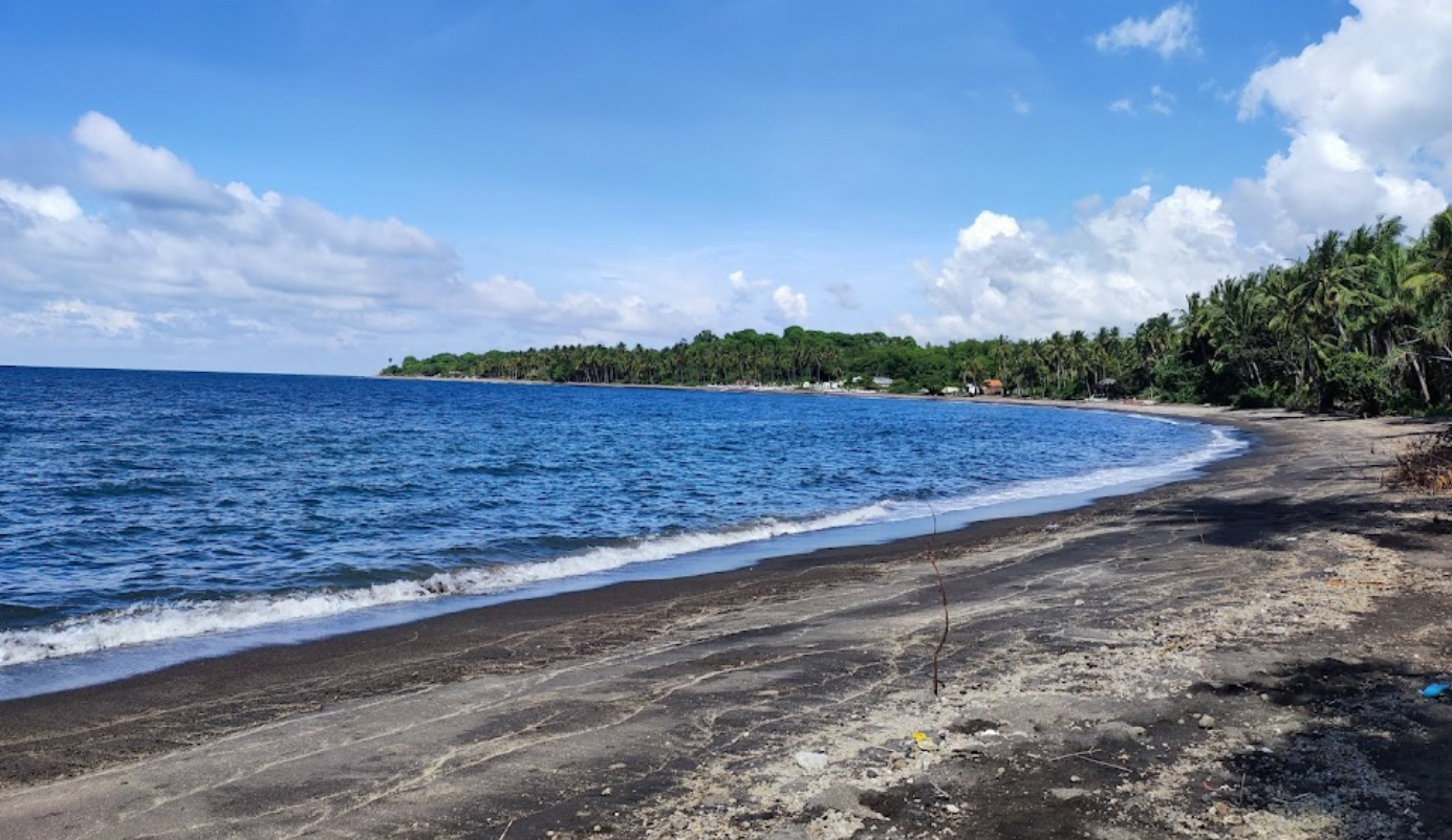 Pasir hitam, eksotis penuh keunikan. Sumber: google.com/maps/uv