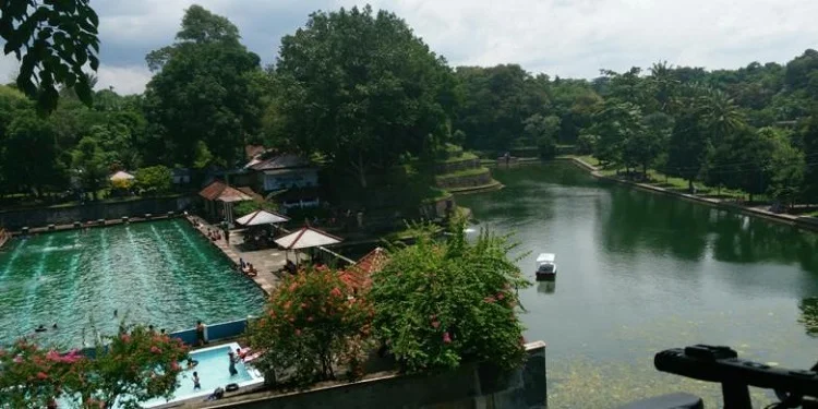 Taman Narmada, Sumber: travel.kompas.com