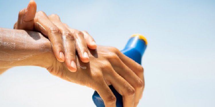 Tidak lupa mengoleskan sunblock sebelum jalan-jalan, Sumber: m.dream.co.id