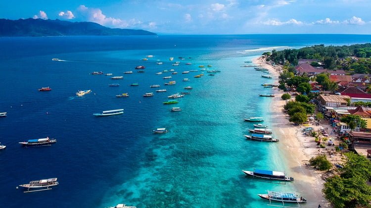 Indahnya Gili Trawangan, Sumber: water-sport-bali.com