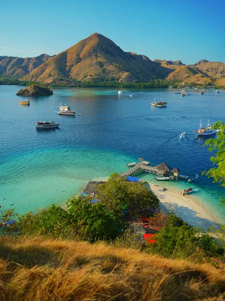 Pulau Kelor destinasi open trip Lombok Labuan Bajo kapal Alfathran-3