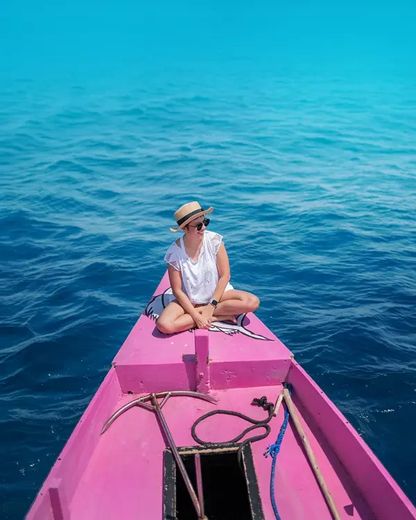 foto tamu paket tour gili trawangan diatas boat